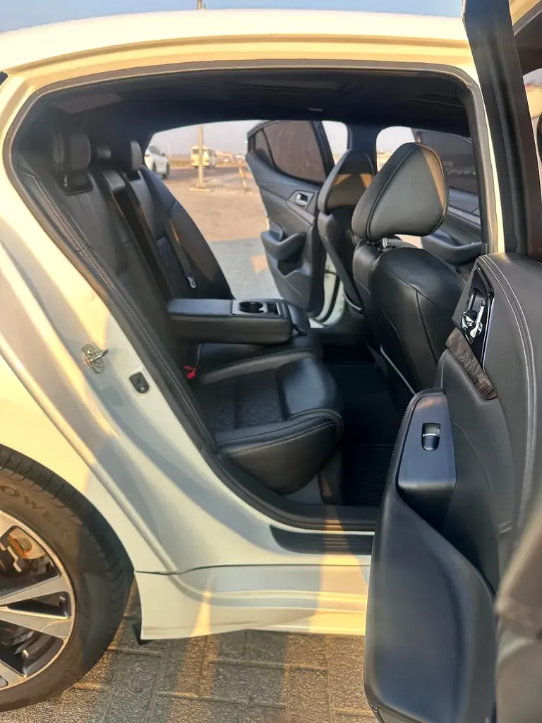 Nissan Maxima 3.5 CVT (300 hp) - 8