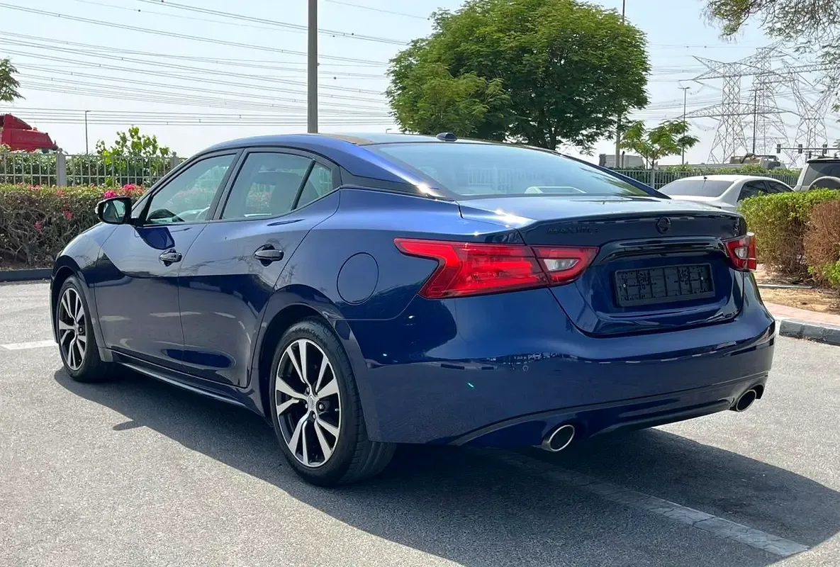 Nissan Maxima 3.5 CVT (300 حصان) - 4
