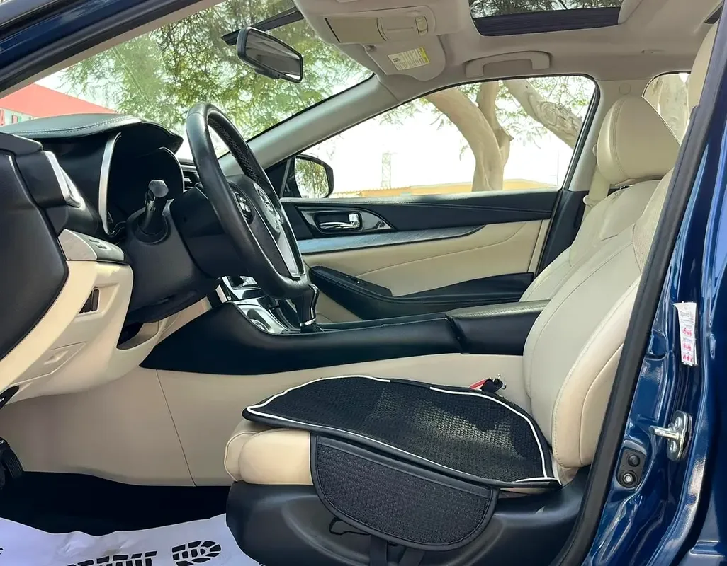 Nissan Maxima 3.5 CVT (300 حصان) - 9