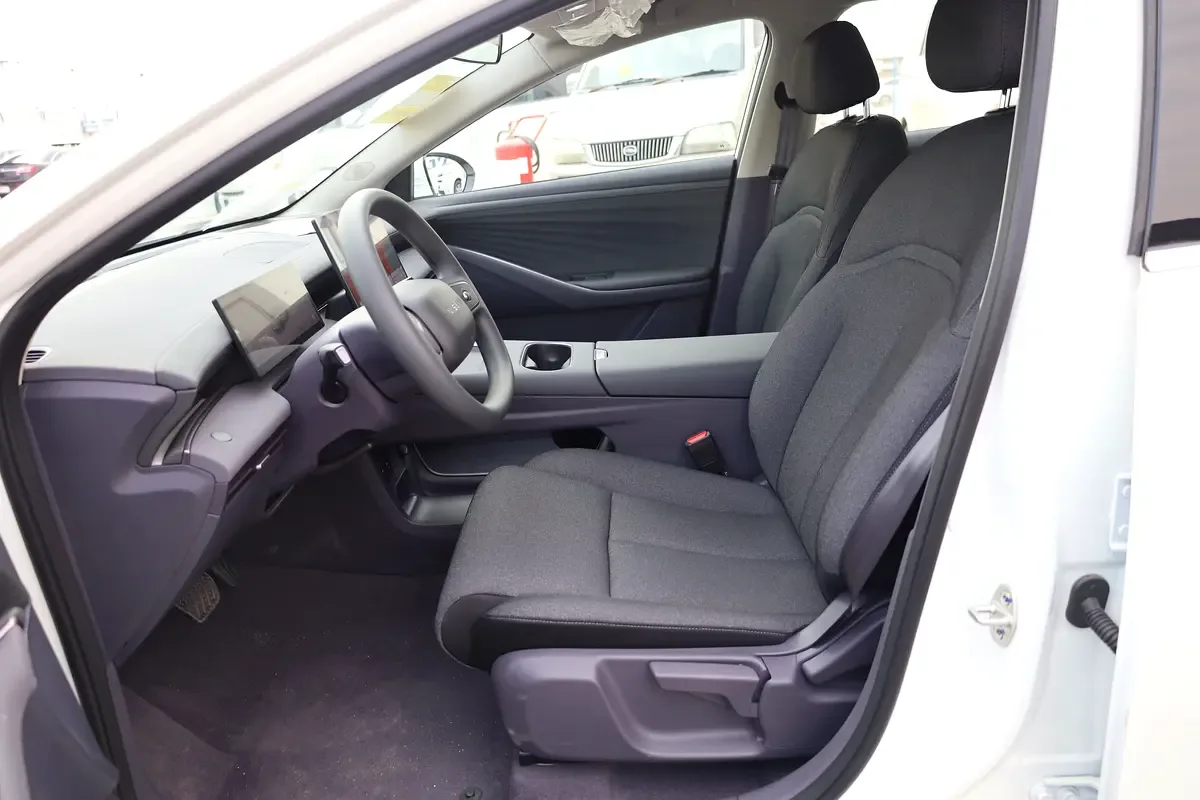 Nissan N6 1.5 AT (313 حصان) - 6