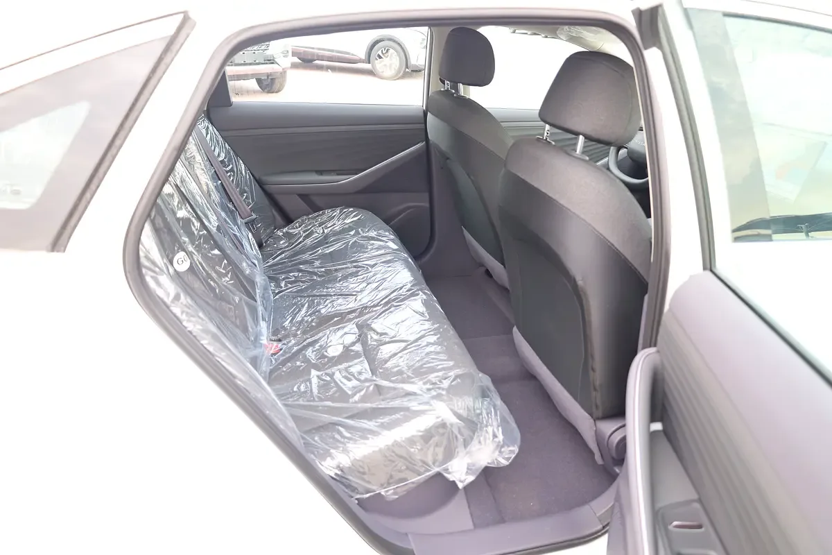 Nissan N6 1.5 AT (313 حصان) - 8