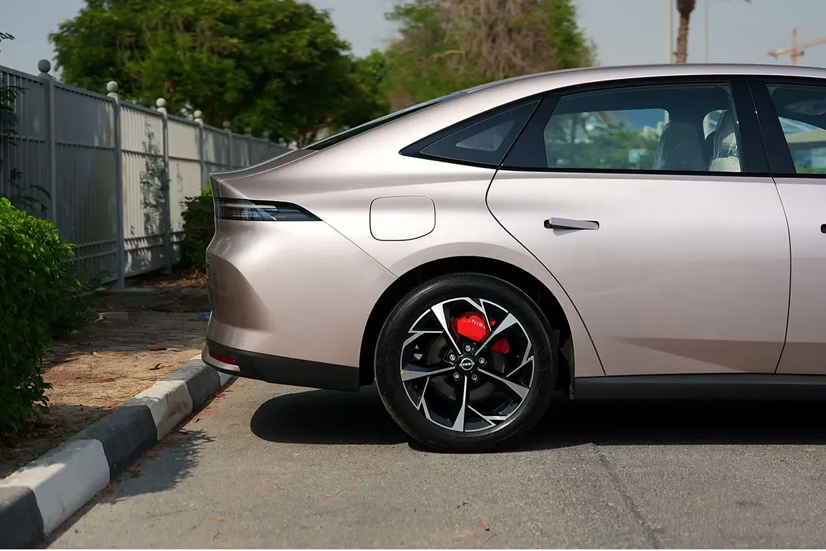 Nissan N6 1.5 AT (313 hp) - 9