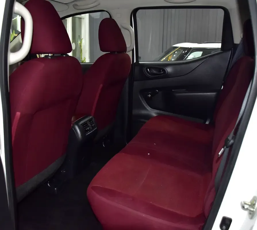 Nissan Navara (Frontier) 2.3 AT (190 حصان) - 14