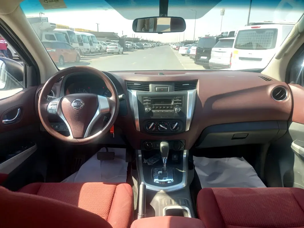 Nissan Navara (Frontier) 2.3 AT (190 حصان) - 3