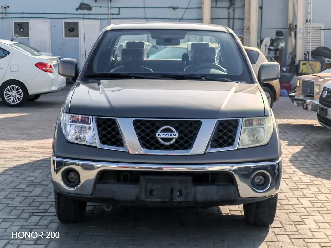Nissan Navara (Frontier) 2.5 AT (152 hp)