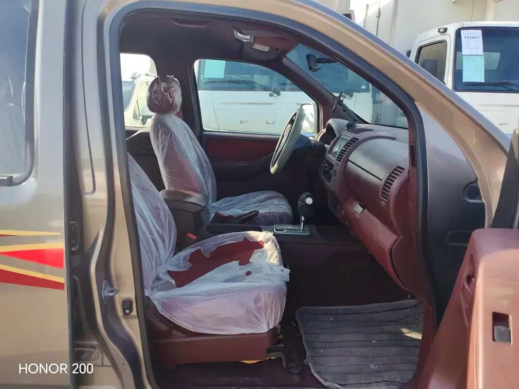 Nissan Navara (Frontier) 2.5 AT (152 hp) - 6
