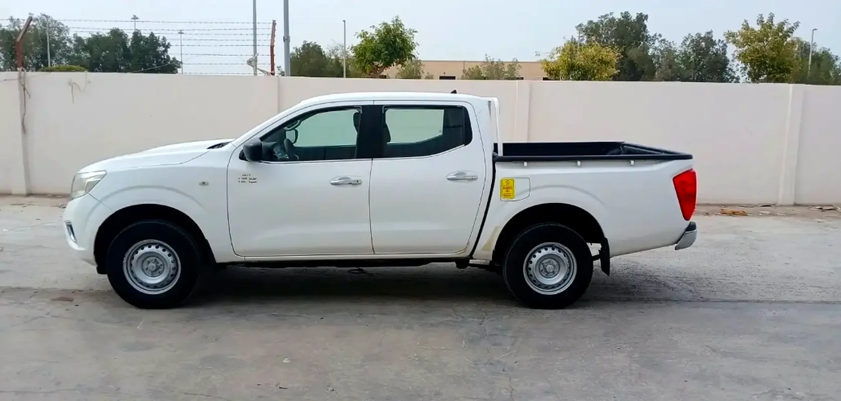 Nissan Navara (Frontier) 2.5 AT (168 hp)