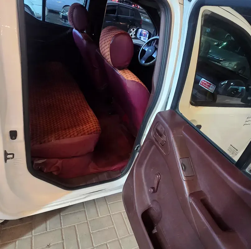 Nissan Navara (Frontier) 2.5 MT (152 hp) - 4