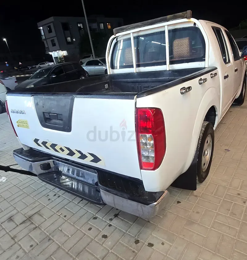 Nissan Navara (Frontier) 2.5 MT (152 hp) - 3