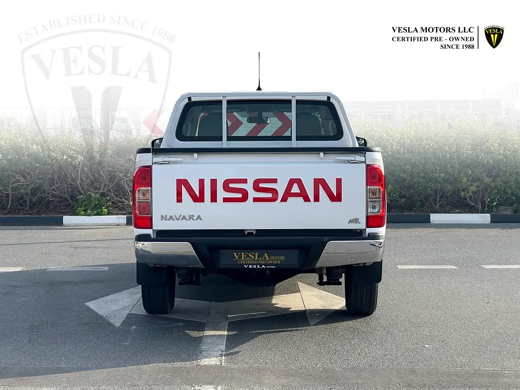 Nissan Navara (Frontier) 2.5 MT RWD (190 حصان) - 8