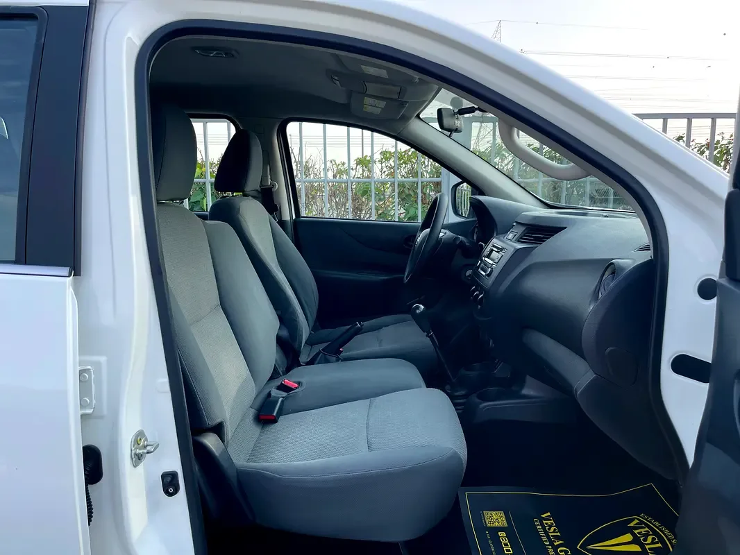 Nissan Navara (Frontier) 2.5 MT RWD (190 حصان) - 18