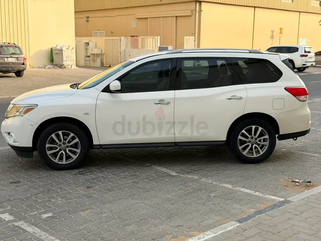 Nissan Pathfinder 3.5 AT (243 hp)