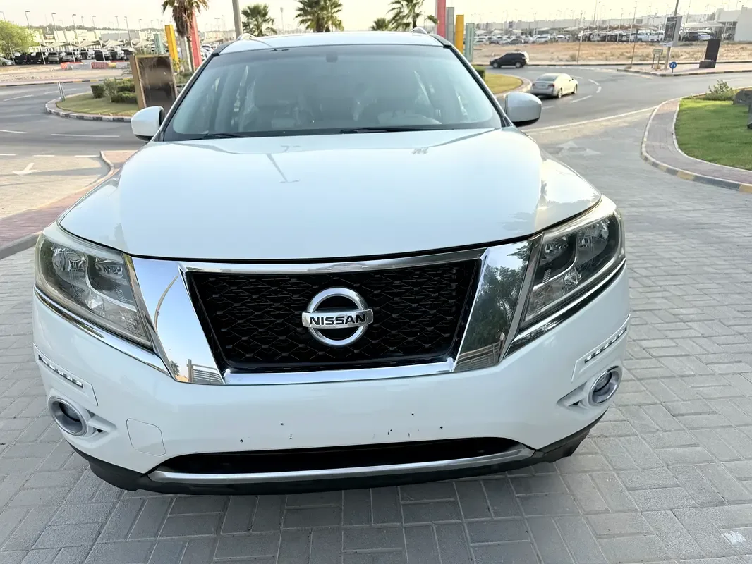 Nissan Pathfinder 3.5 AT (243 hp)