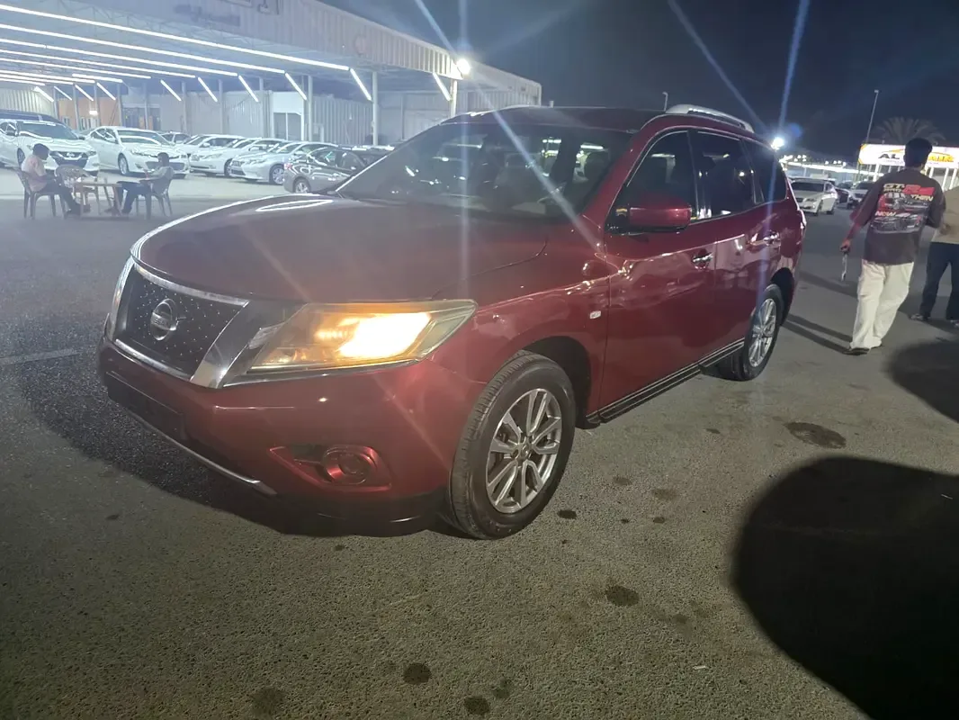 Nissan Pathfinder 3.5 AT (243 hp)