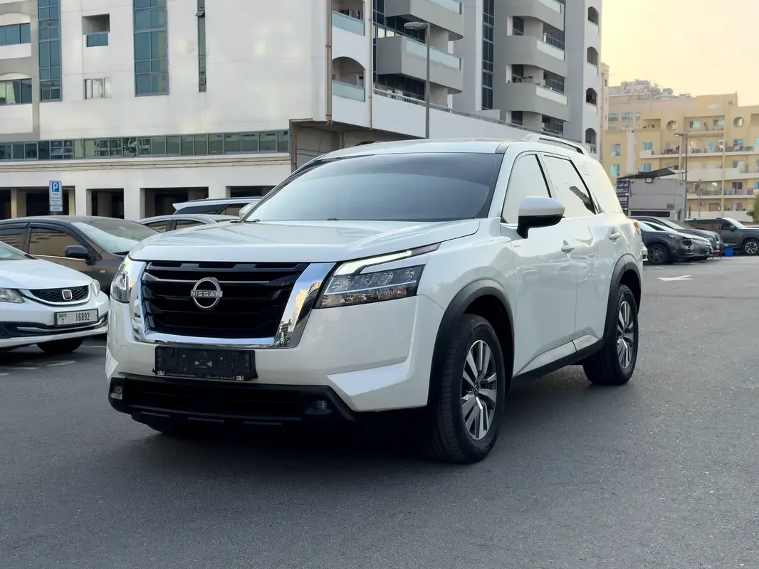 Nissan Pathfinder 3.5 AT (284 hp)
