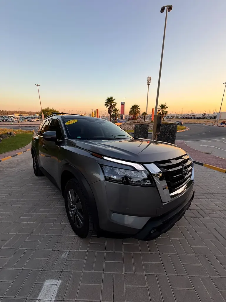 Nissan Pathfinder 3.5 AT (284 حصان) - 2