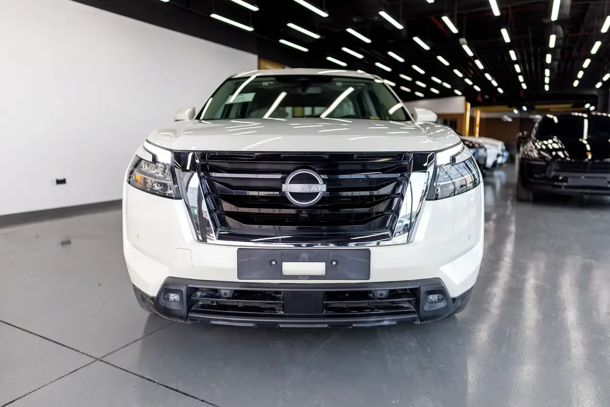 Nissan Pathfinder 3.5 AT (284 حصان) - 2