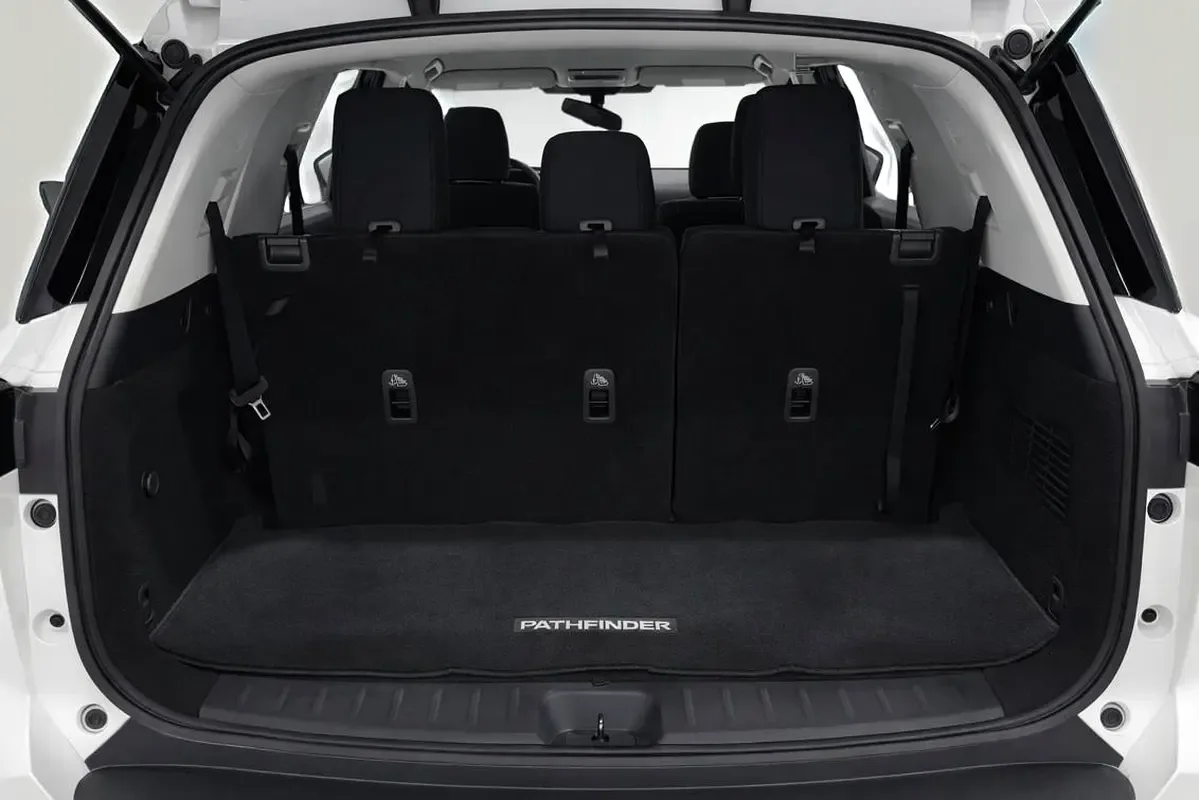 Nissan Pathfinder 3.5 AT (284 hp) - 11