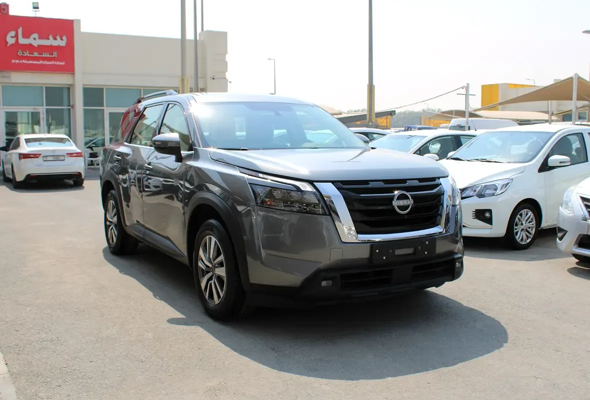 Nissan Pathfinder 3.5 AT (284 hp) - 3