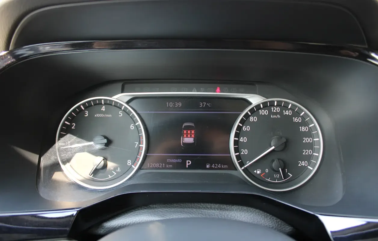 Nissan Pathfinder 3.5 AT (284 hp) - 11