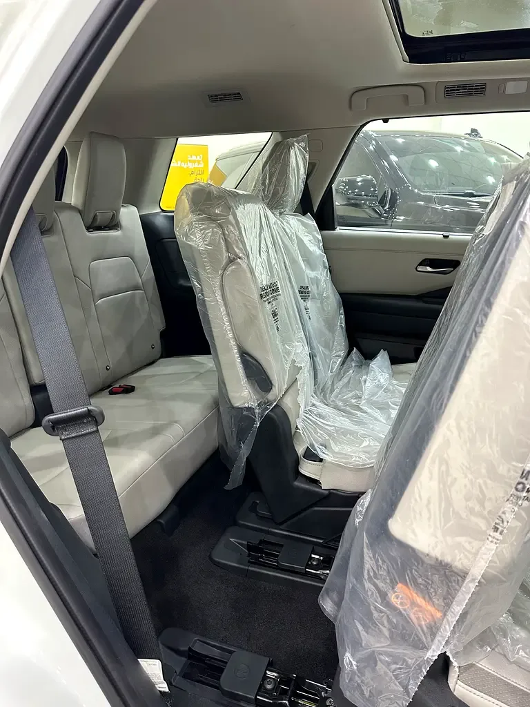 Nissan Pathfinder 3.5 AT 4WD (284 hp) - 12