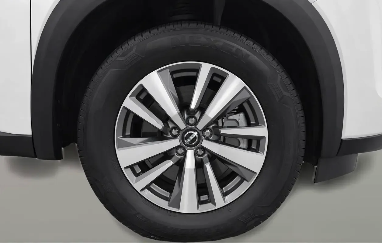 Nissan Pathfinder 3.5 AT 4WD (284 hp) - 12