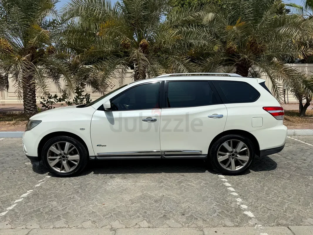 Nissan Pathfinder 3.5 CVT AWD (284 hp)