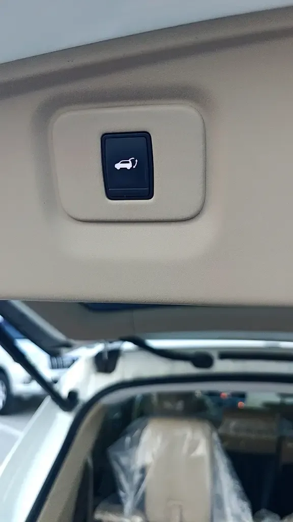 Nissan Pathfinder 3.5 l (284 hp) gasoline, Four-wheel drive, variator - 16