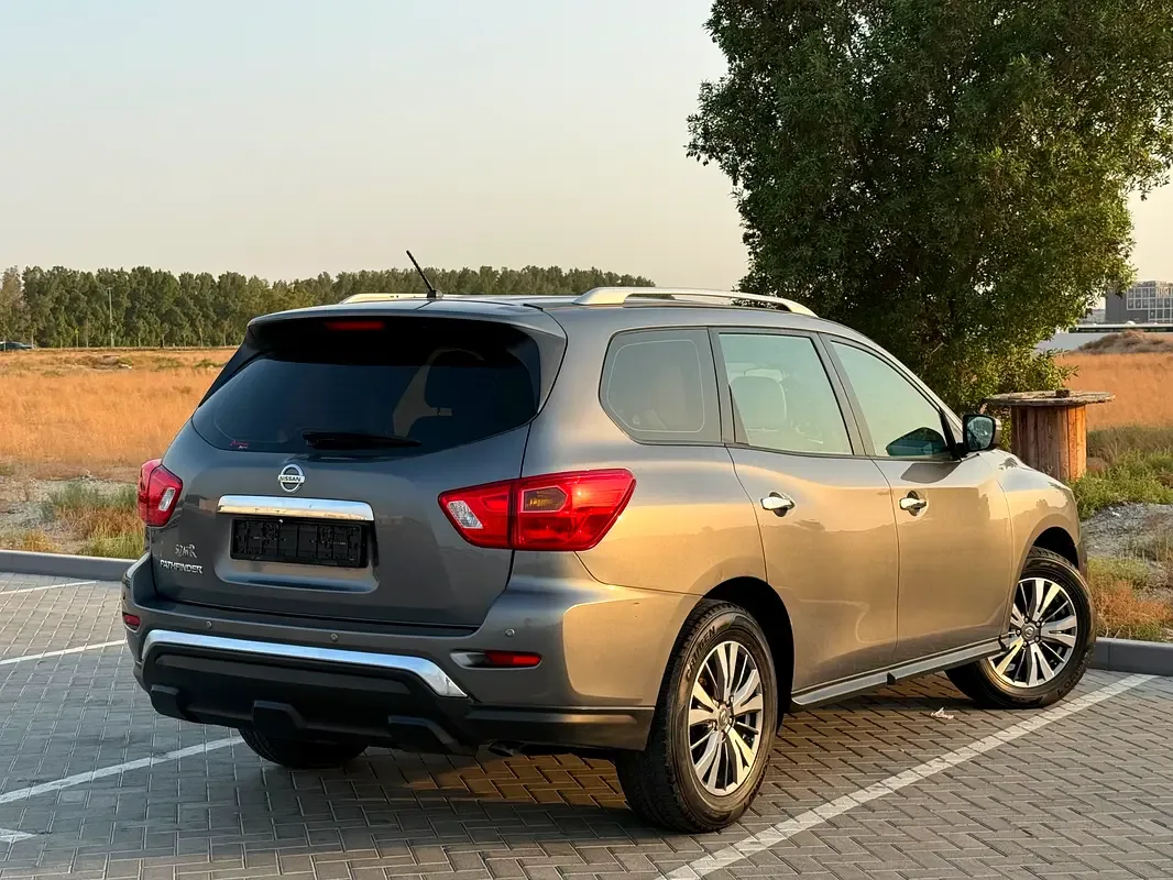 Nissan Pathfinder 3.5 l (284 حصان) بنزين, Four-wheel drive, variator - 6