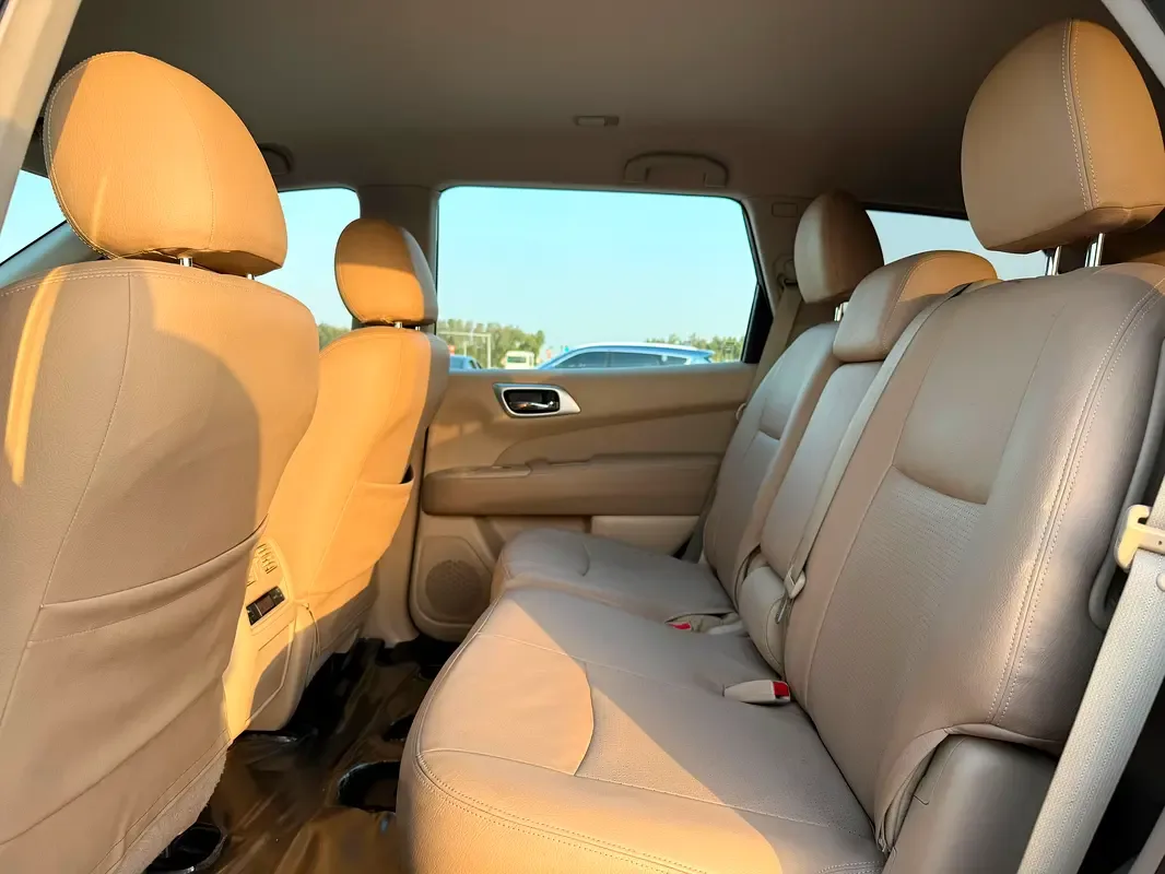 Nissan Pathfinder 3.5 l (284 حصان) بنزين, Four-wheel drive, variator - 11