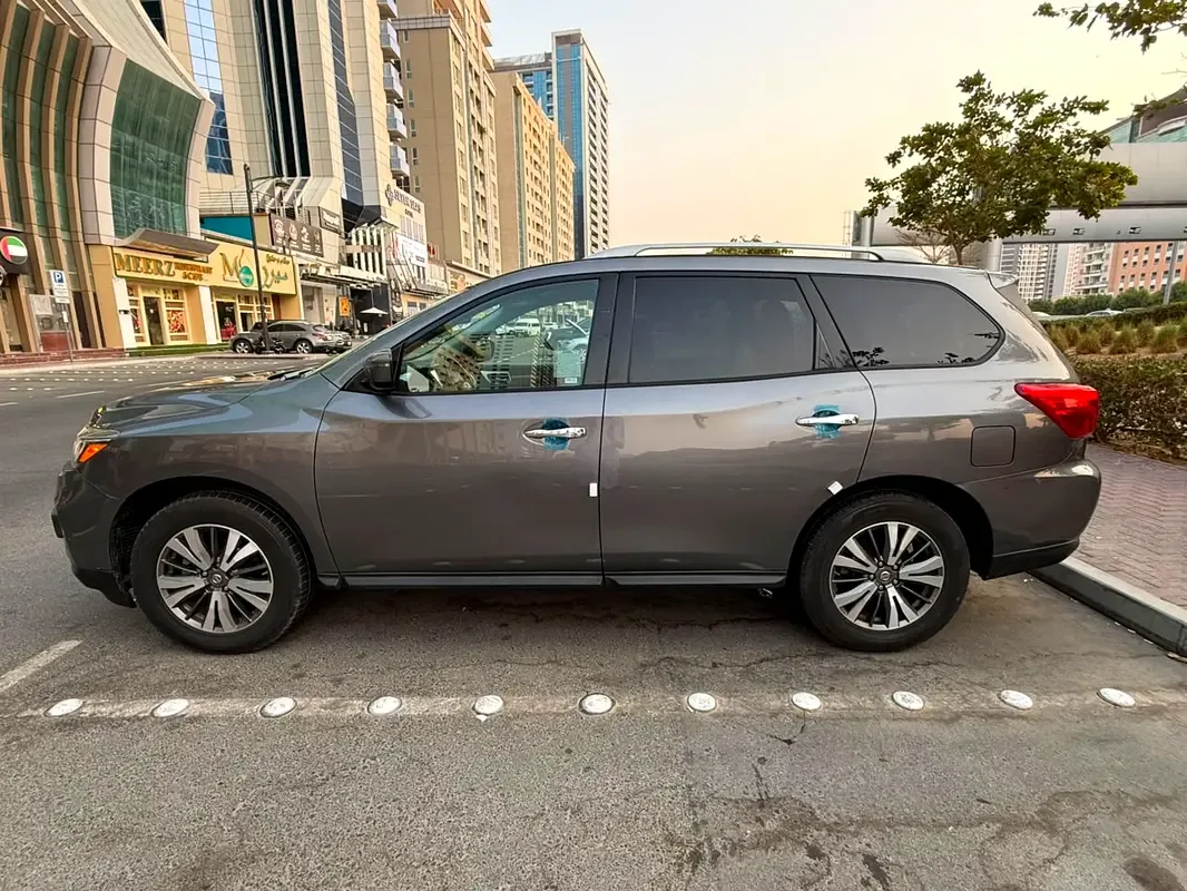 Nissan Pathfinder 3.5 l (284 hp) gasoline, Four-wheel drive, variator - 5