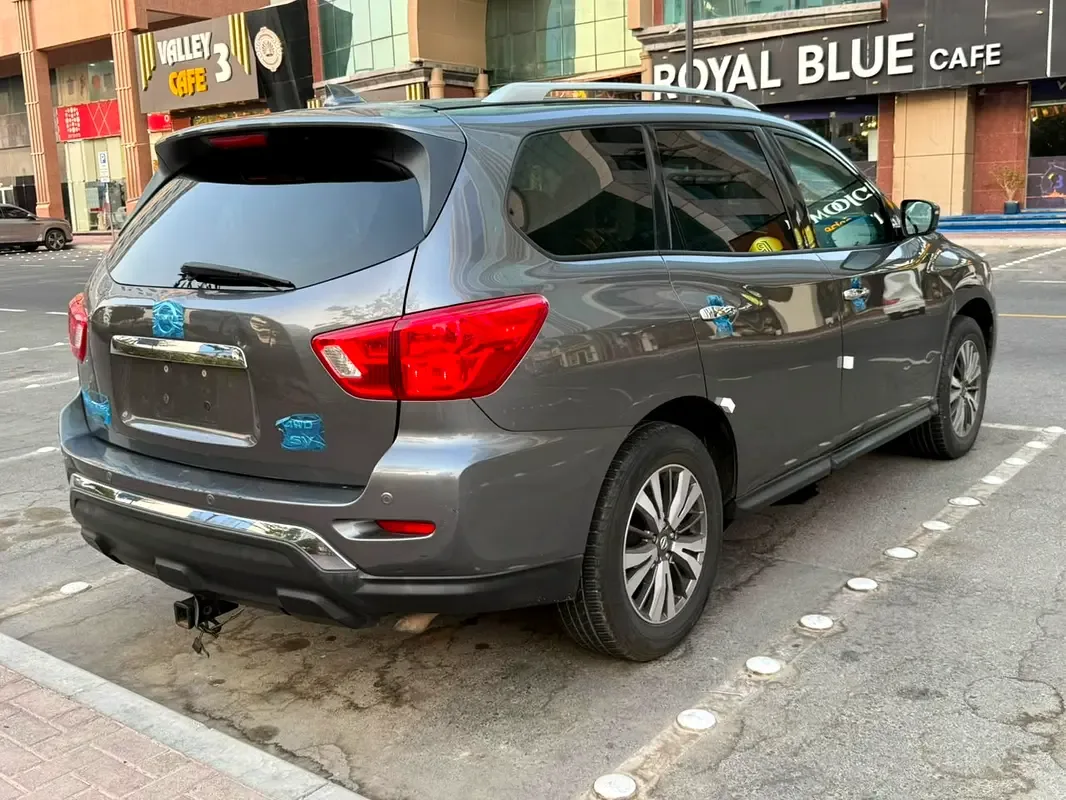 Nissan Pathfinder 3.5 l (284 hp) gasoline, Four-wheel drive, variator - 6