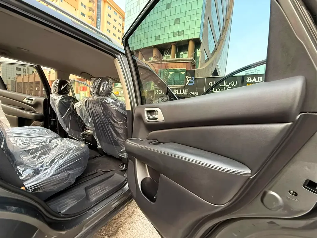 Nissan Pathfinder 3.5 l (284 hp) gasoline, Four-wheel drive, variator - 12