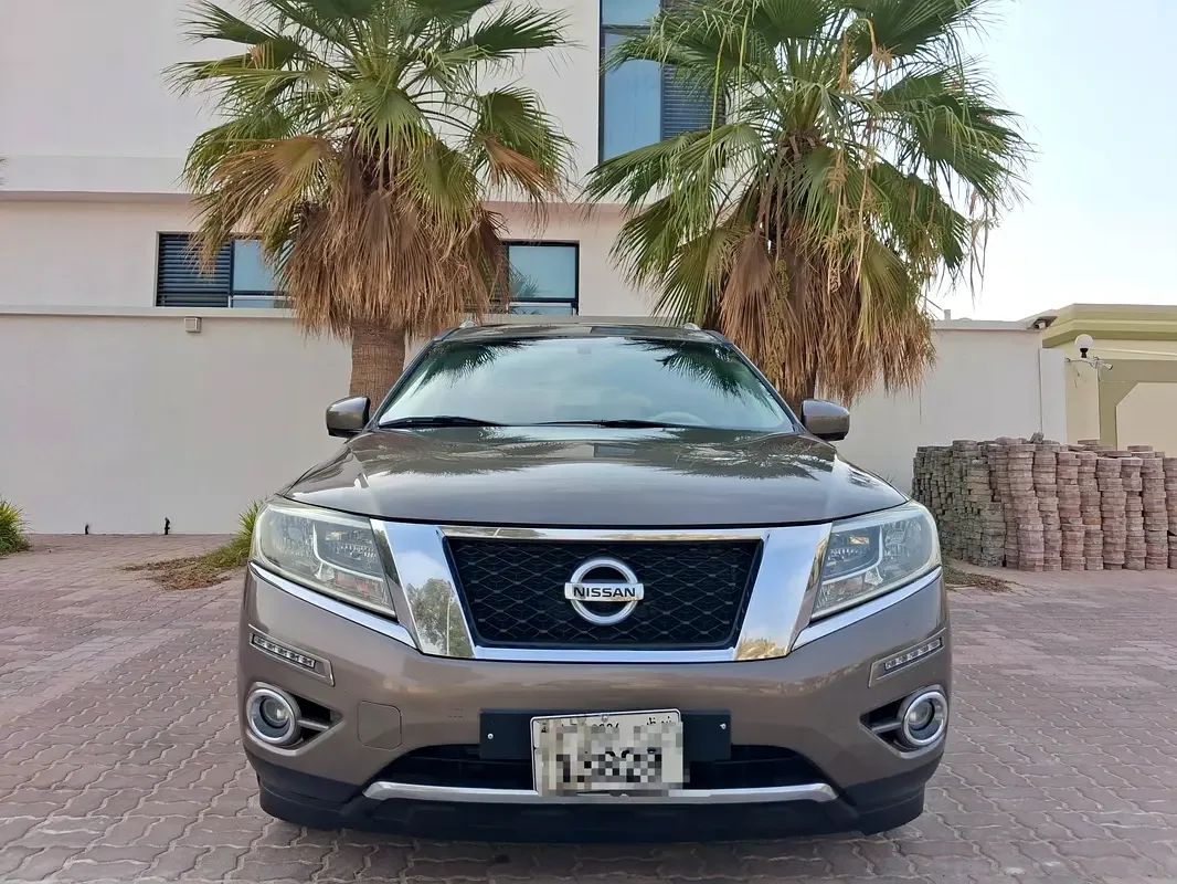 Nissan Pathfinder 4.0 AT (269 hp)