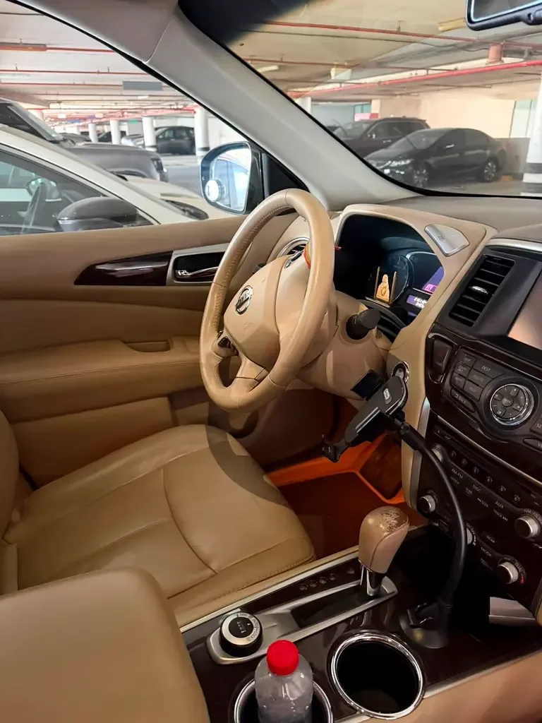 Nissan Pathfinder 4.0 AT (269 حصان) - 4