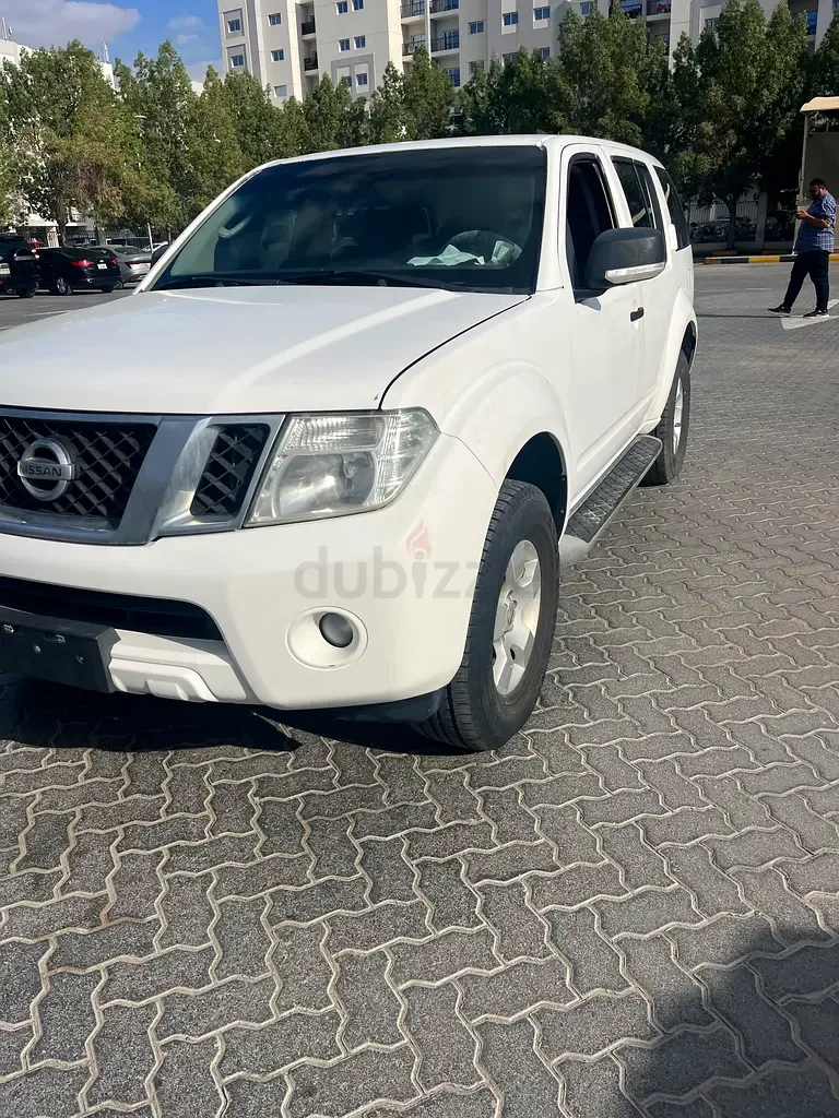 Nissan Pathfinder 4.0 AT (269 hp)