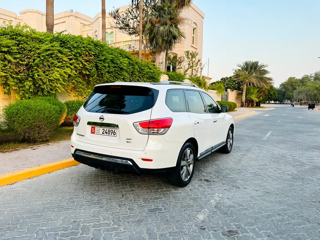 Nissan Pathfinder 4.0 AT (269 حصان) - 2