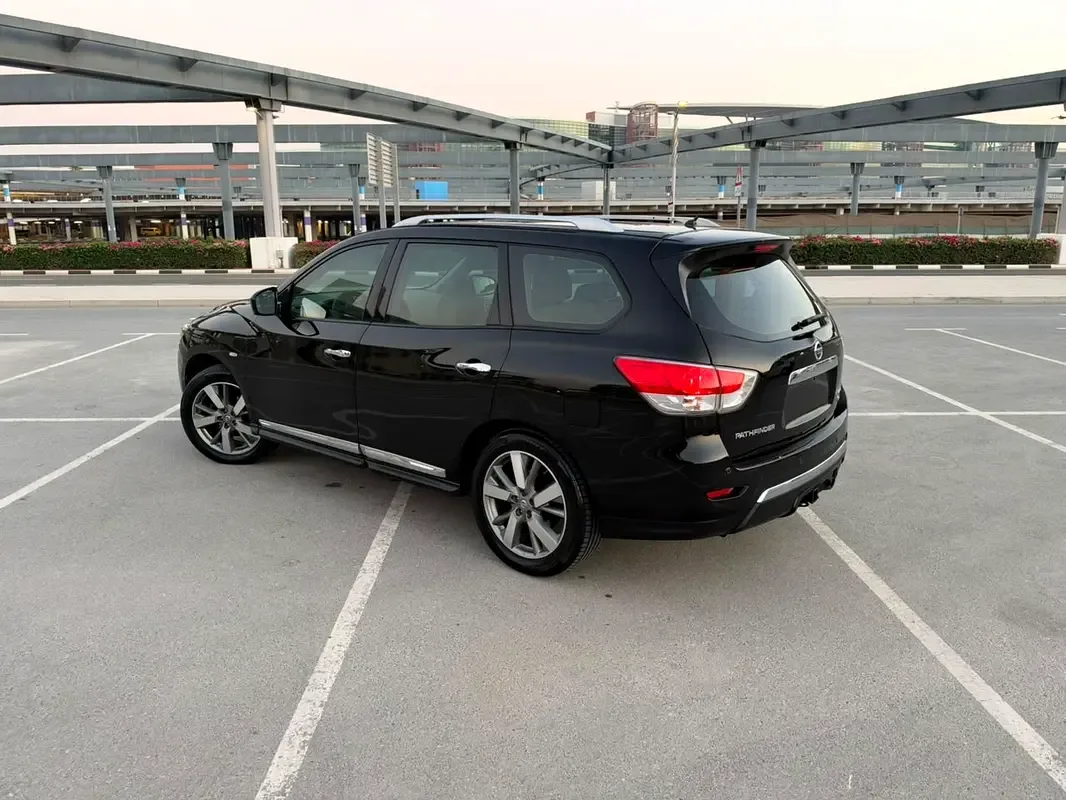 Nissan Pathfinder 4.0 AT (269 حصان) - 2