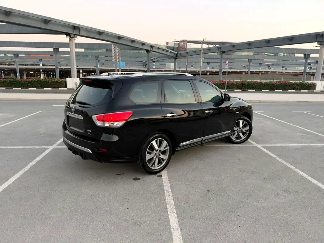 Nissan Pathfinder 4.0 AT (269 حصان) - 3