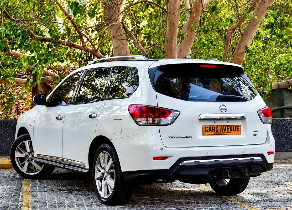 Nissan Pathfinder 4.0 AT (269 حصان) - 4