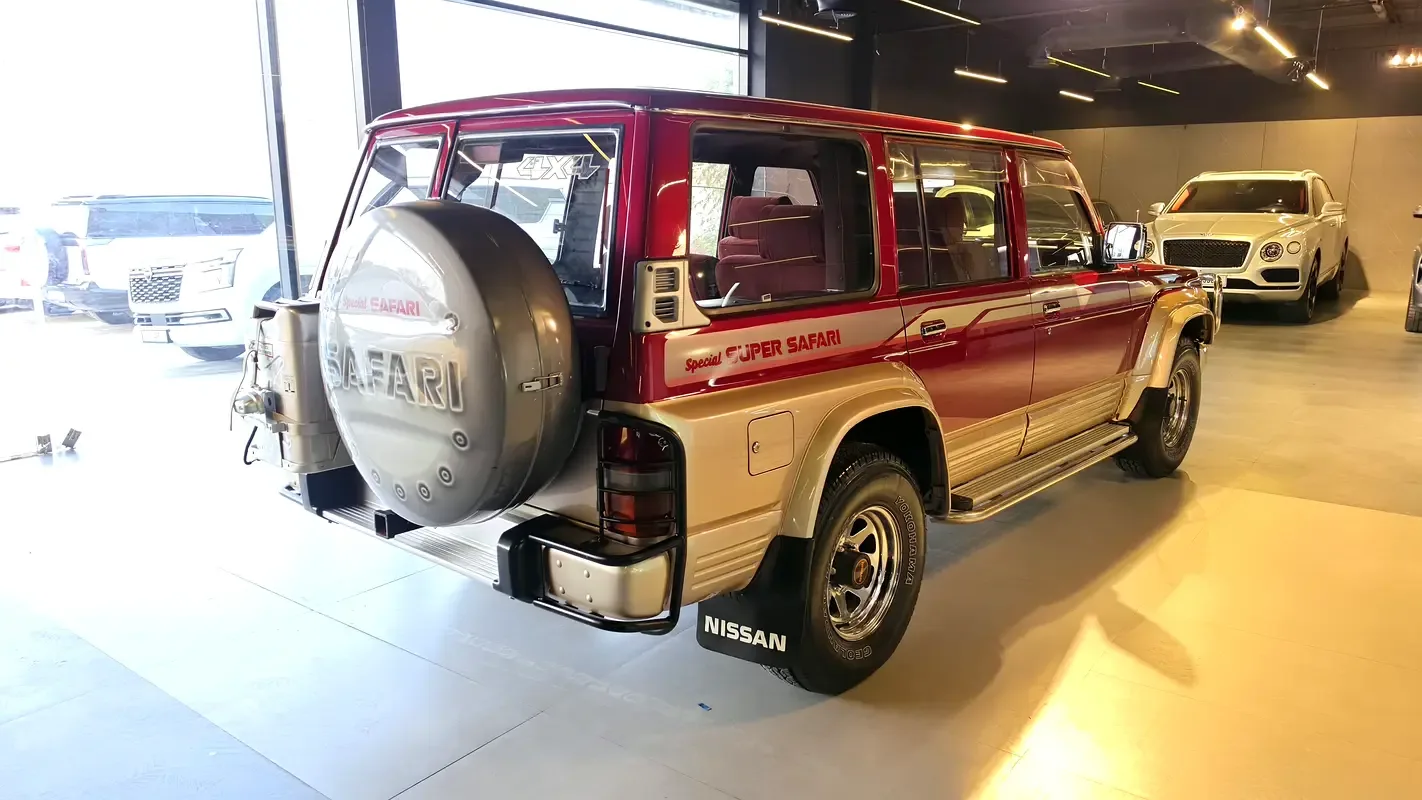 Nissan Patrol 2.8 MT AWD (121 حصان) - 2
