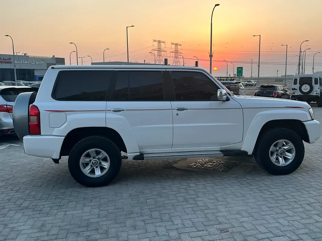 Nissan Patrol 3.5 AT 4WD (425 hp) - 4
