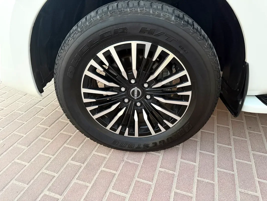 Nissan Patrol 3.5 AT 4WD (425 hp) - 14