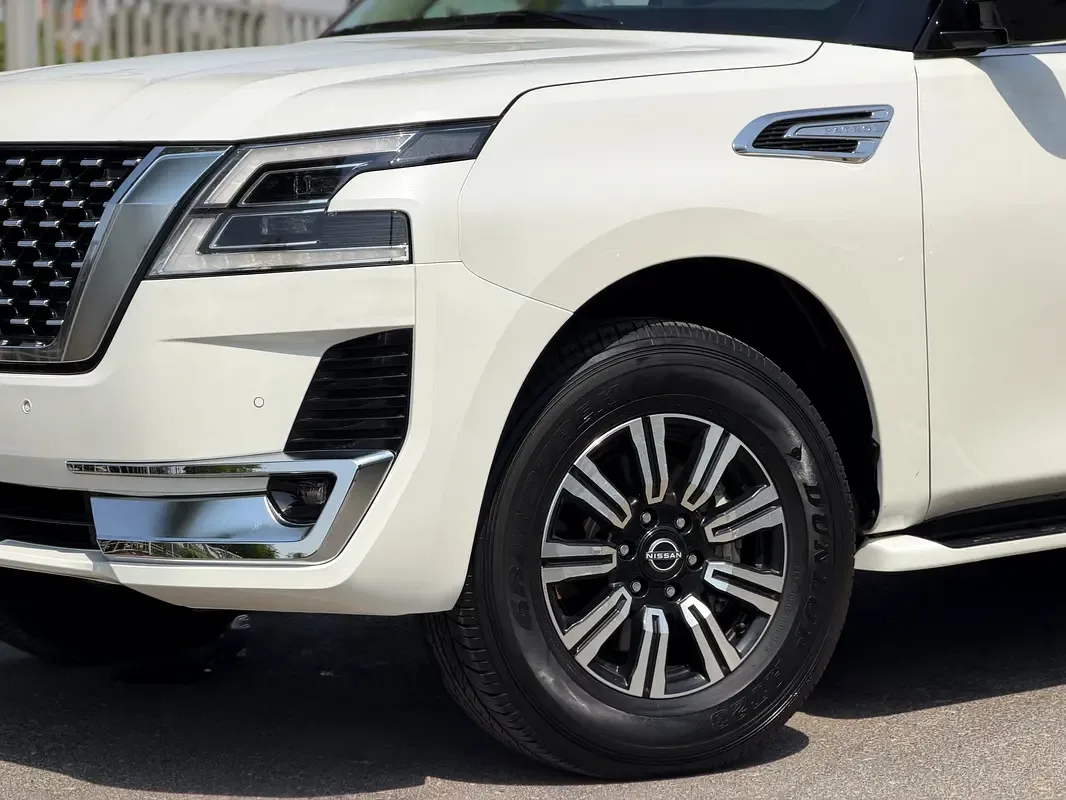Nissan Patrol 3.5 AT 4WD (425 hp) - 19