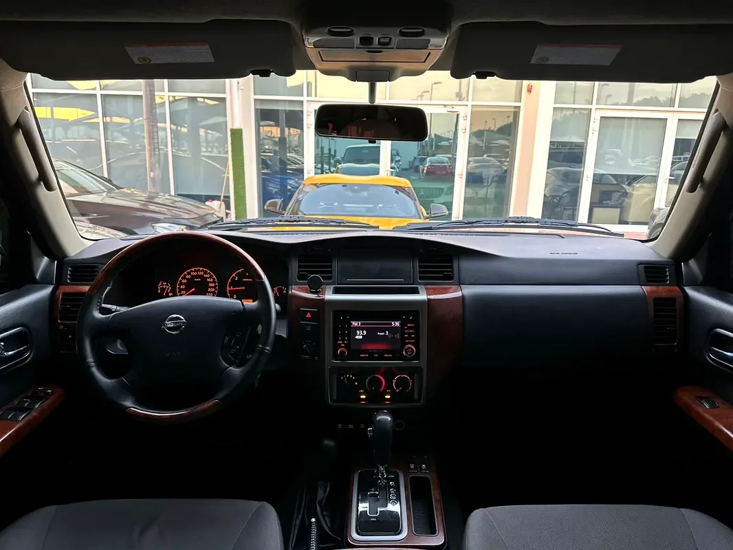 Nissan Patrol 3.8 AT 4WD (316 hp) - 10