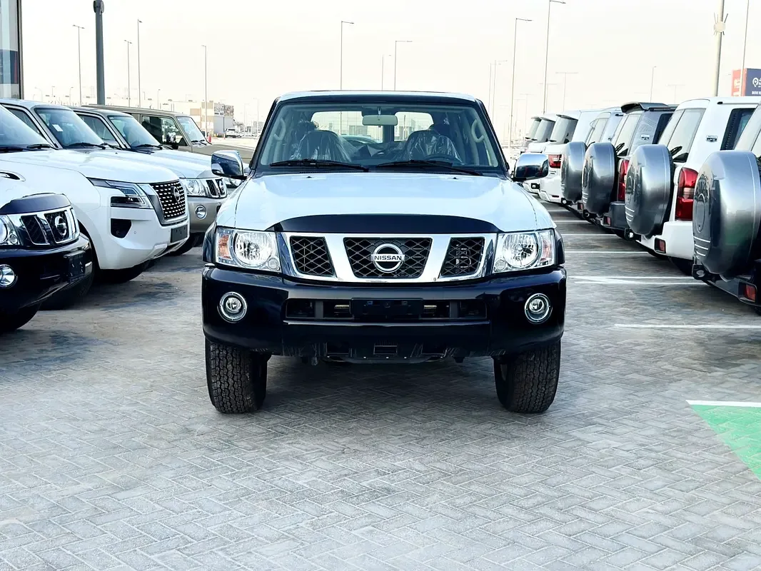 Nissan Patrol 4.8 MT (245 hp)