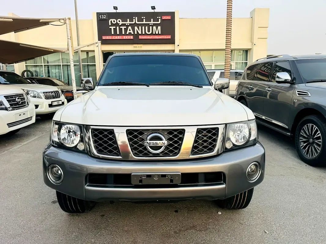 Nissan Patrol 4.8 MT (245 hp)