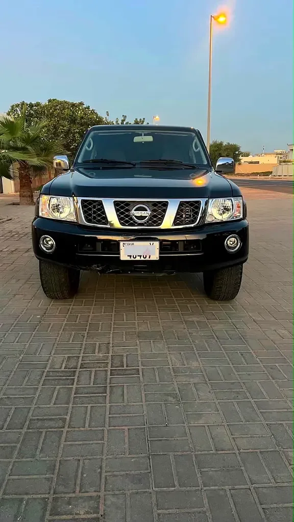 Nissan Patrol 4.8 MT (245 hp)