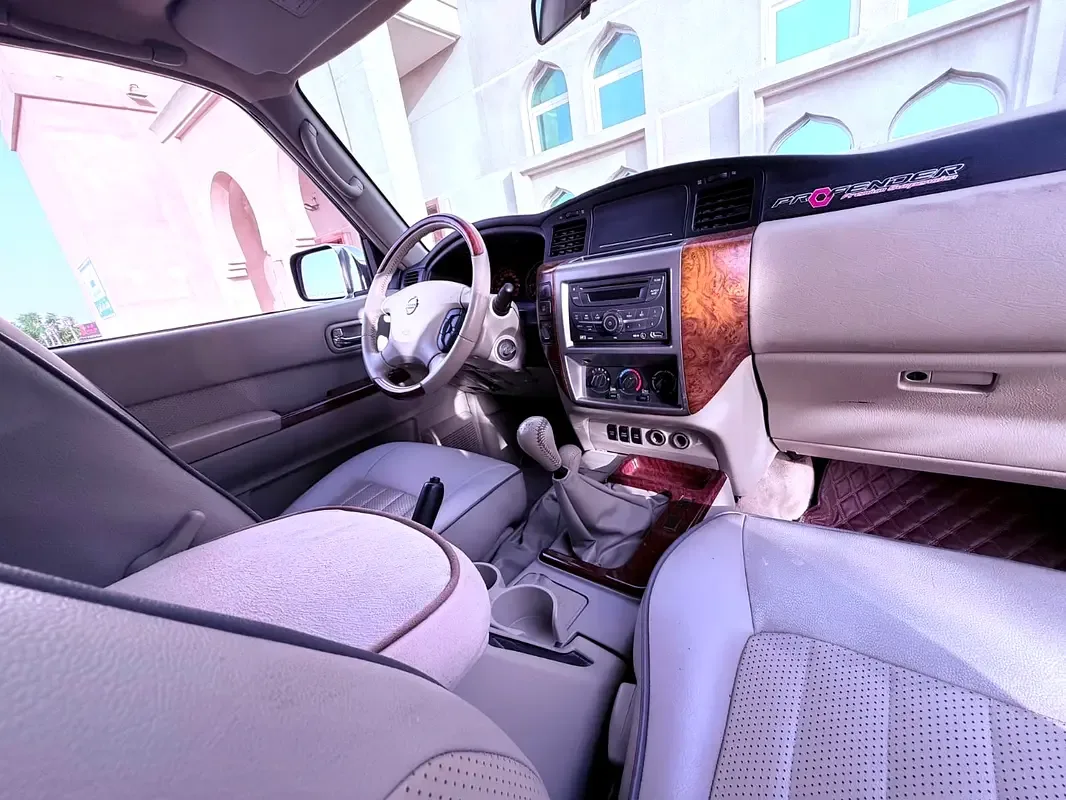 Nissan Patrol 4.8 MT (280 hp) - 12