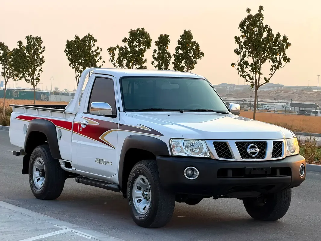 Nissan Patrol 4.8 MT 4WD (280 hp)